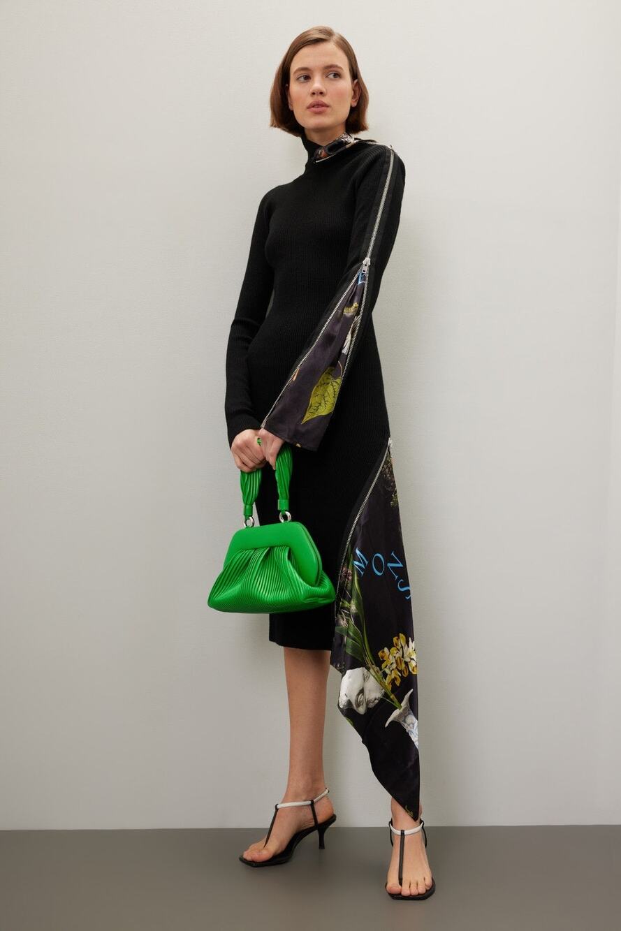 THEMOIRé Green Leather Magnetic Closure Puffy Trim Tia Plissa Bag Purse